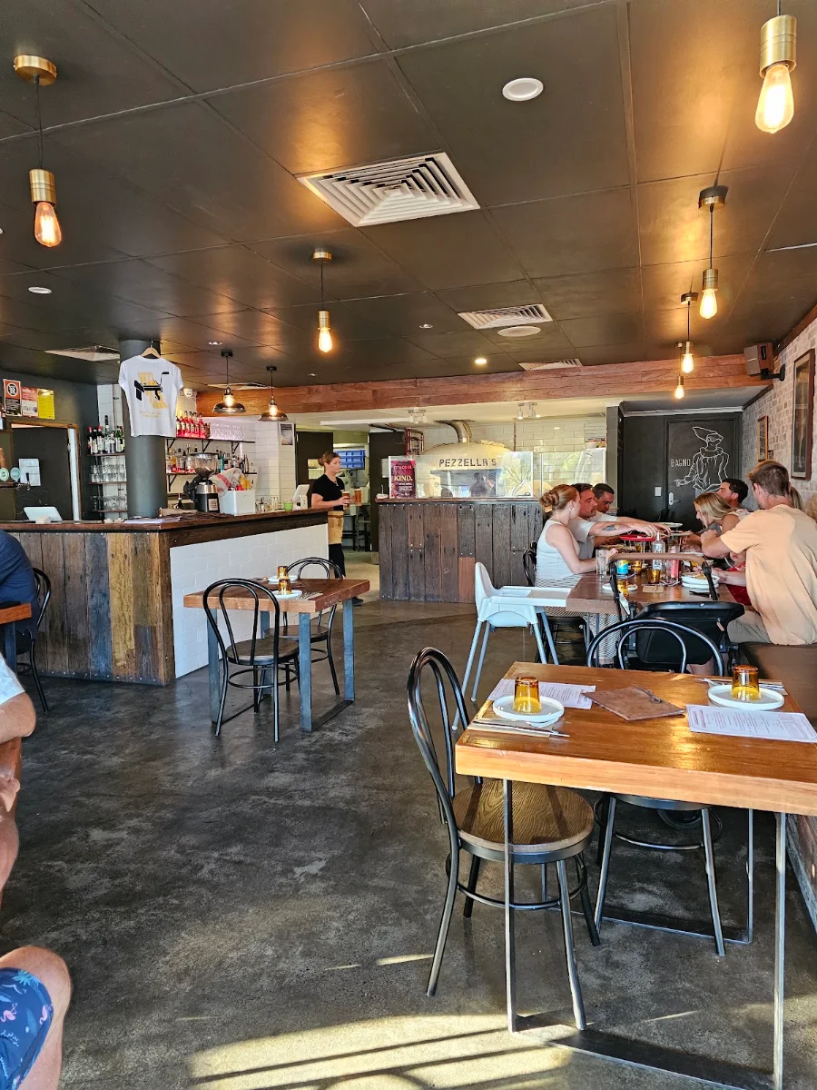 Vibe, Pezzella’s Pizzeria and Bar