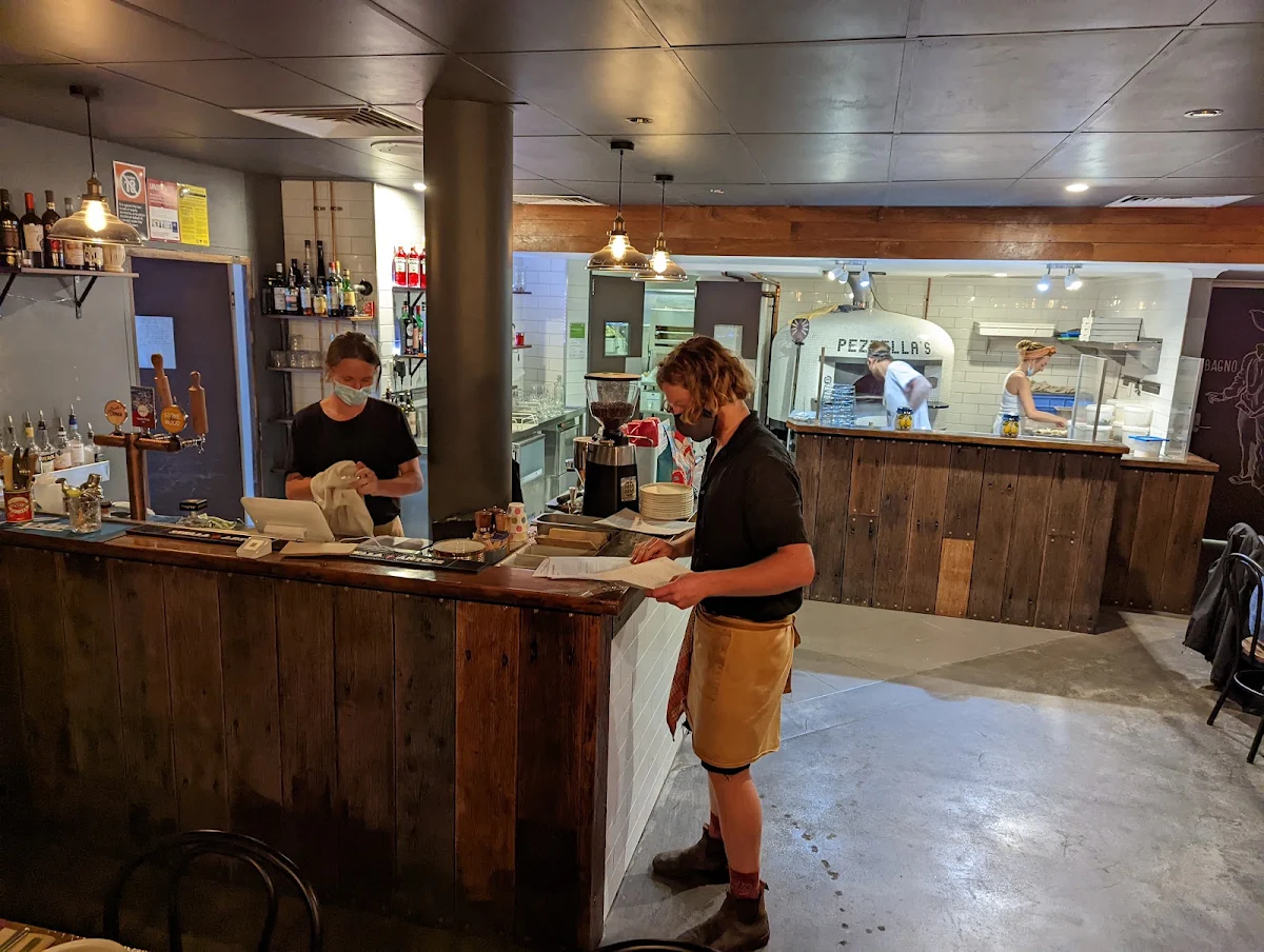 Vibe, Pezzella’s Pizzeria and Bar