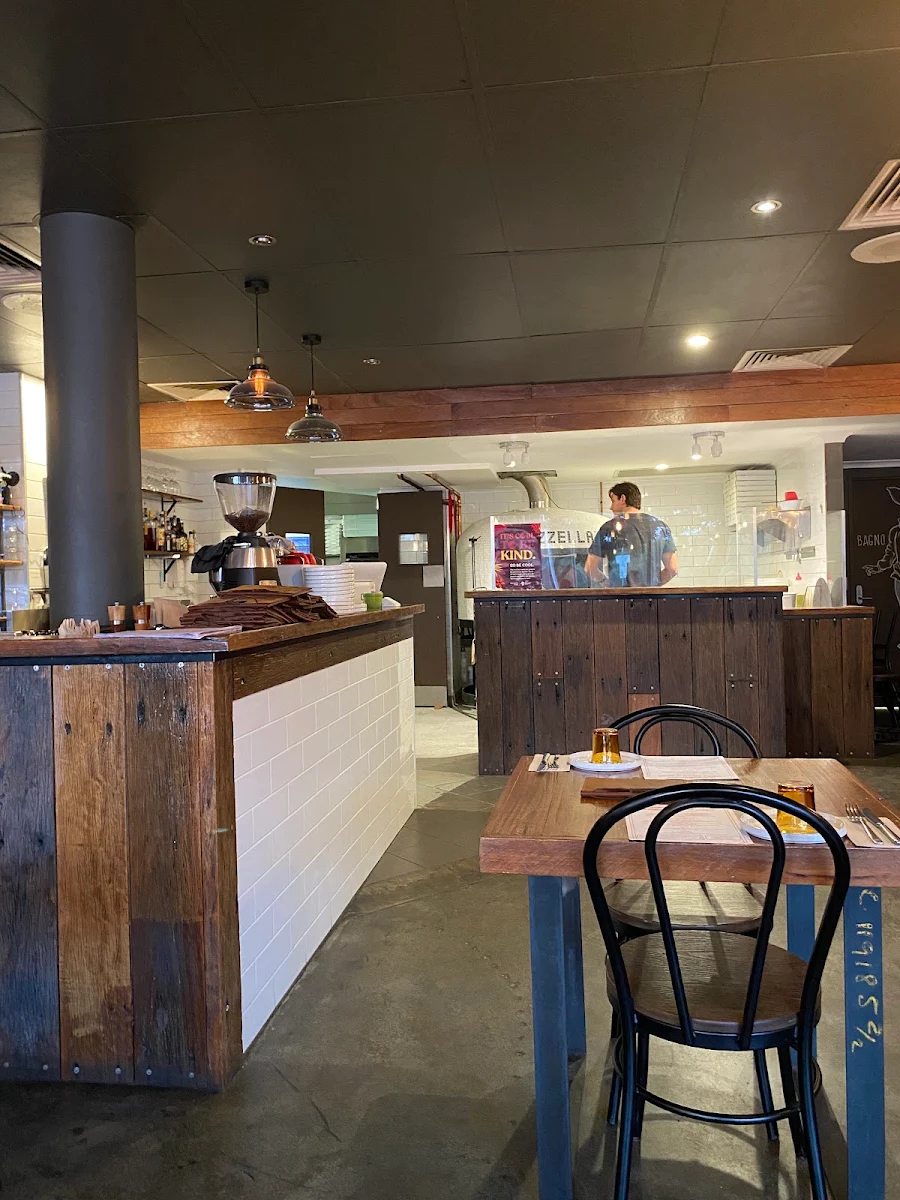 Vibe, Pezzella’s Pizzeria and Bar
