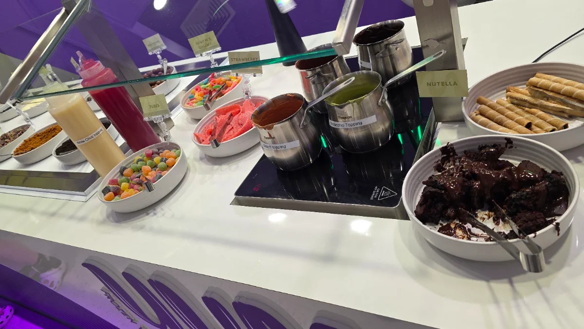 Food & drink, Yum-Yo Frozen Yoghurt And Acai
