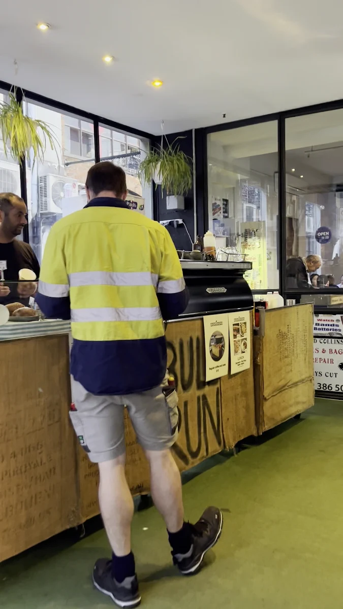 Vibe, Bullrun café