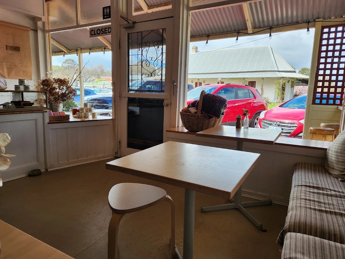 Vibe, Some Cafe