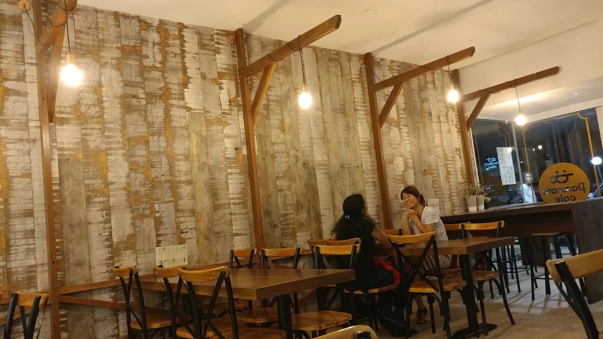 Vibe, Paninaro Cafe