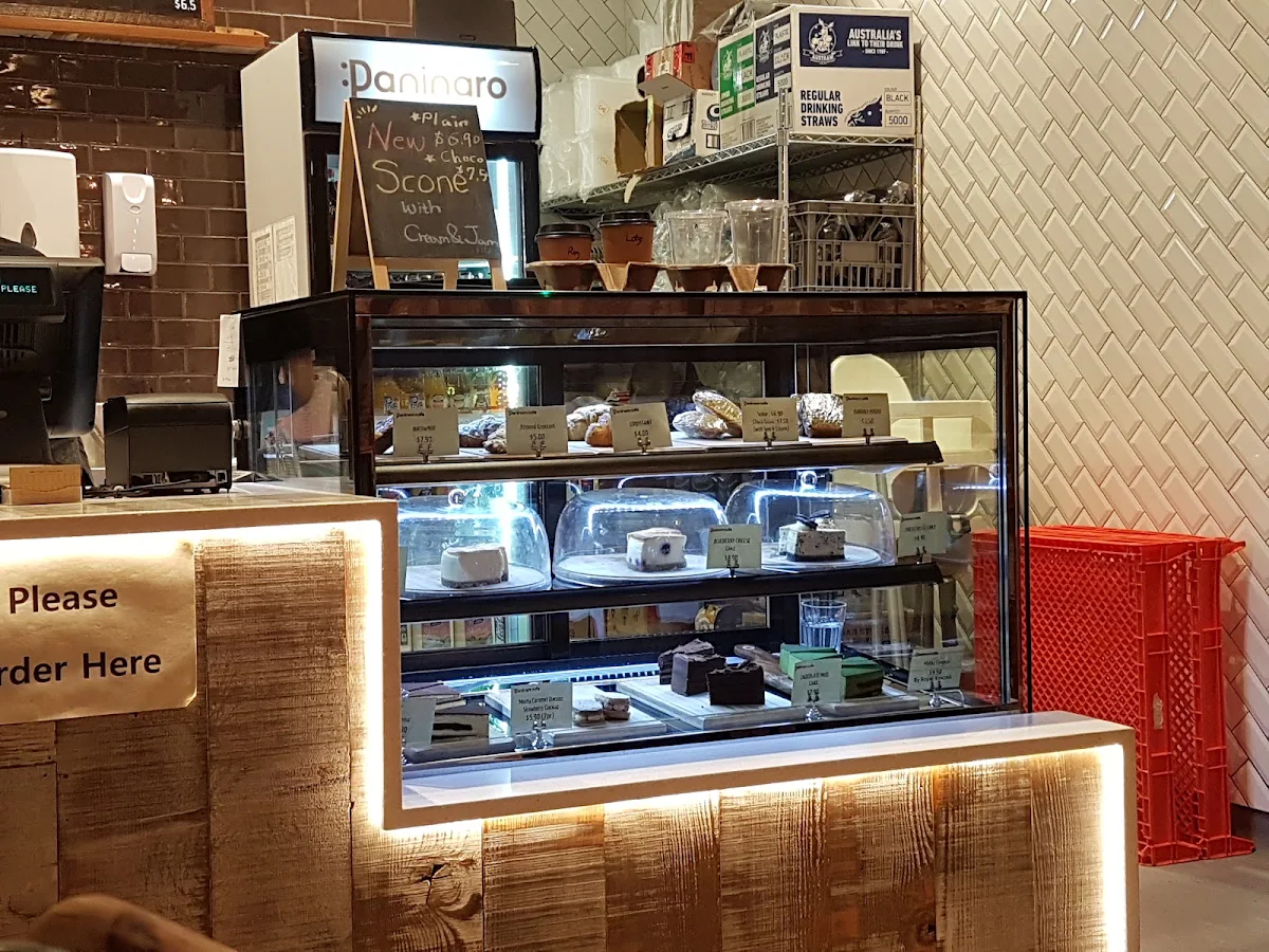 Vibe, Paninaro Cafe