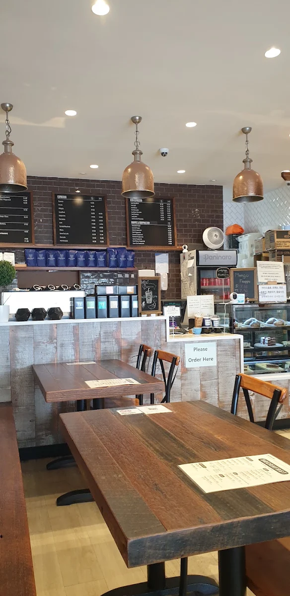 Vibe, Paninaro Cafe
