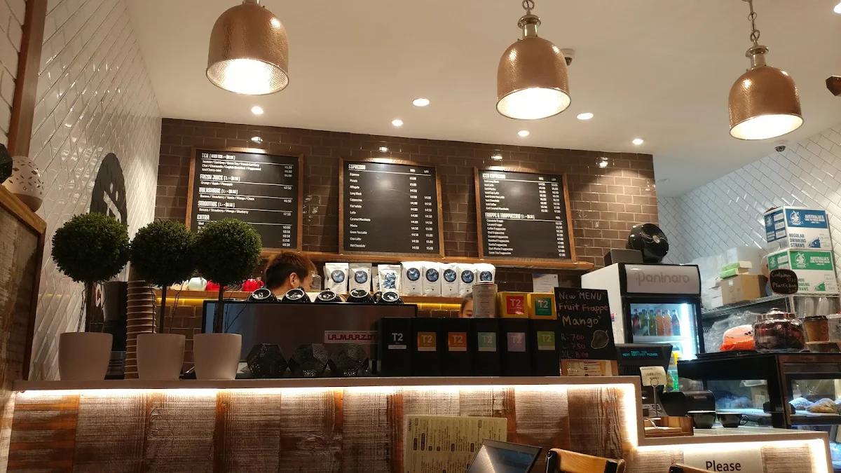 Vibe, Paninaro Cafe