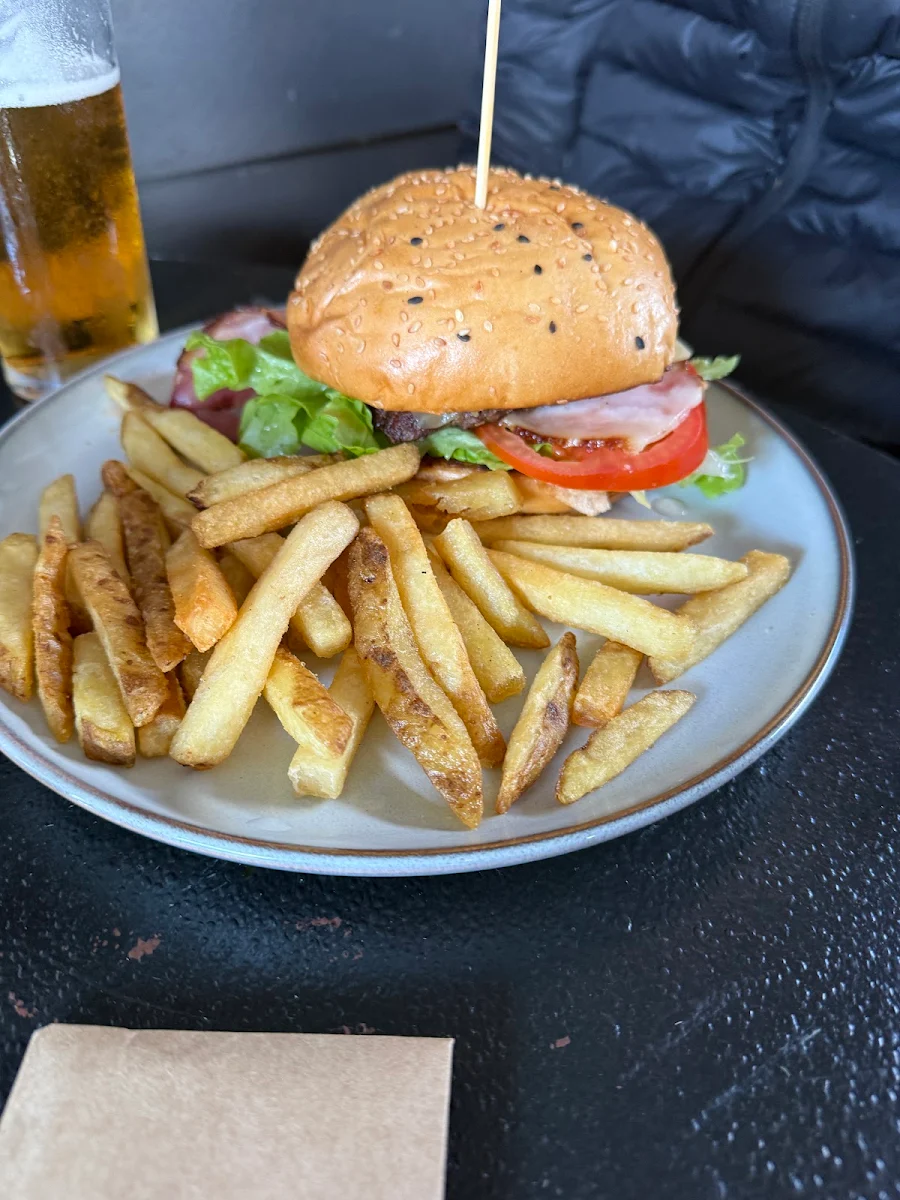 Food & drink, Roadvale Hotel