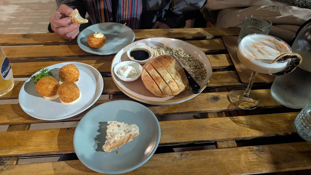 Food & drink, Roadvale Hotel