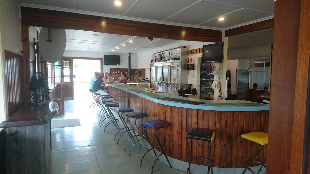 Vibe, Roadvale Hotel