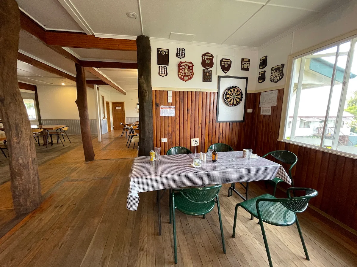 Vibe, Roadvale Hotel
