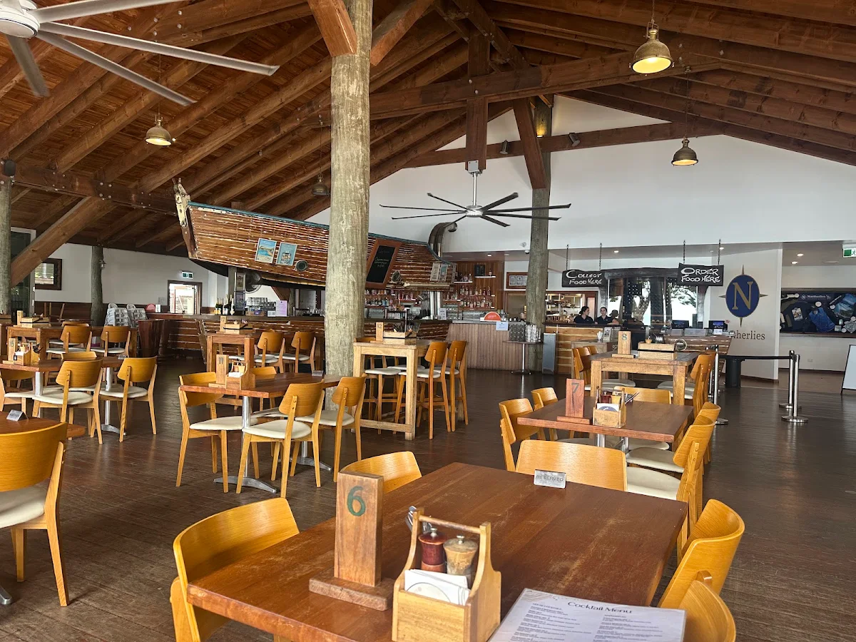 Vibe, Northerlies Beach Bar & Grill