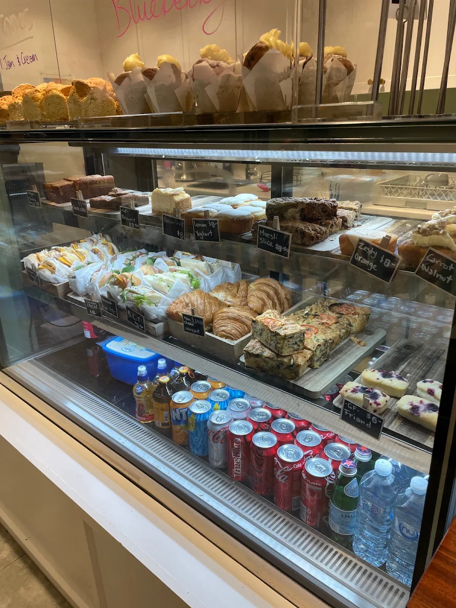 Vibe, MAPLE LANE CAFÉ