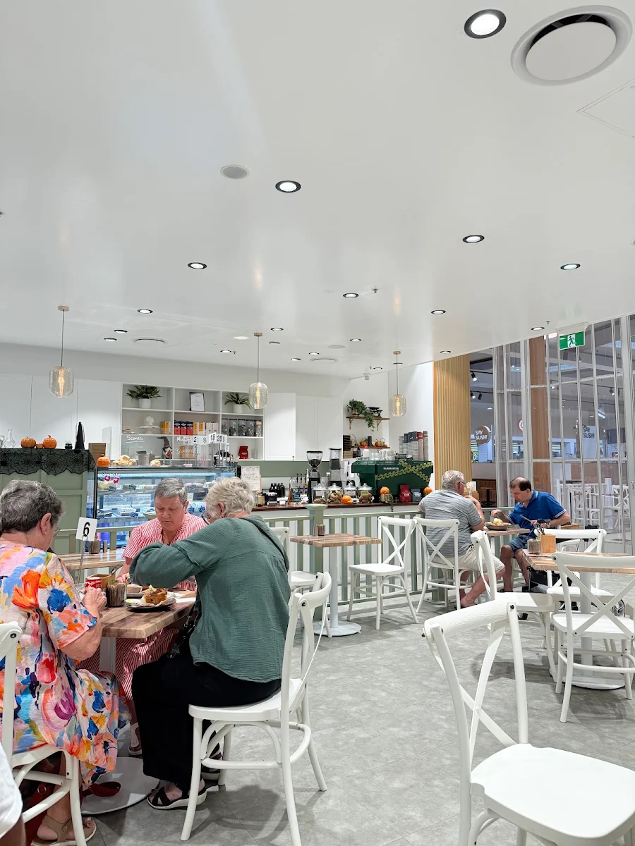Vibe, MAPLE LANE CAFÉ
