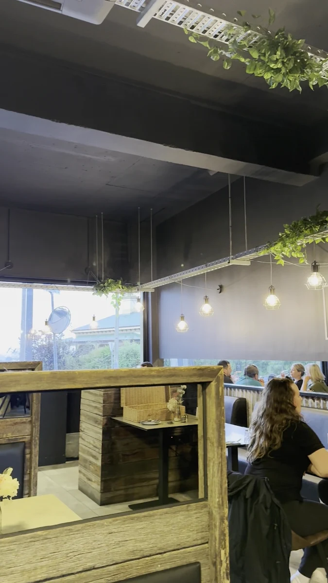Vibe, Titanium Bar & Bistro