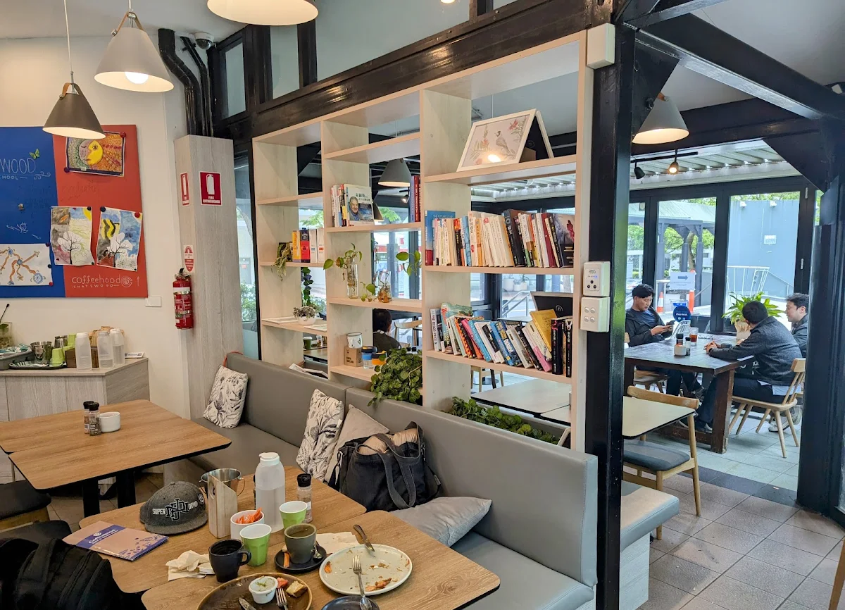 Vibe, Coffeehood Cafe