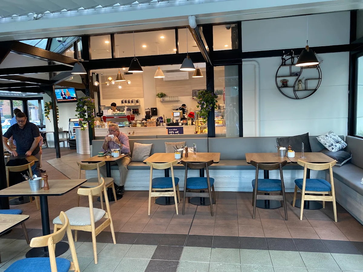 Vibe, Coffeehood Cafe