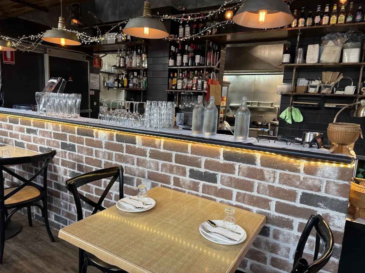 Vibe, Sticky Rice Thai Newcastle East