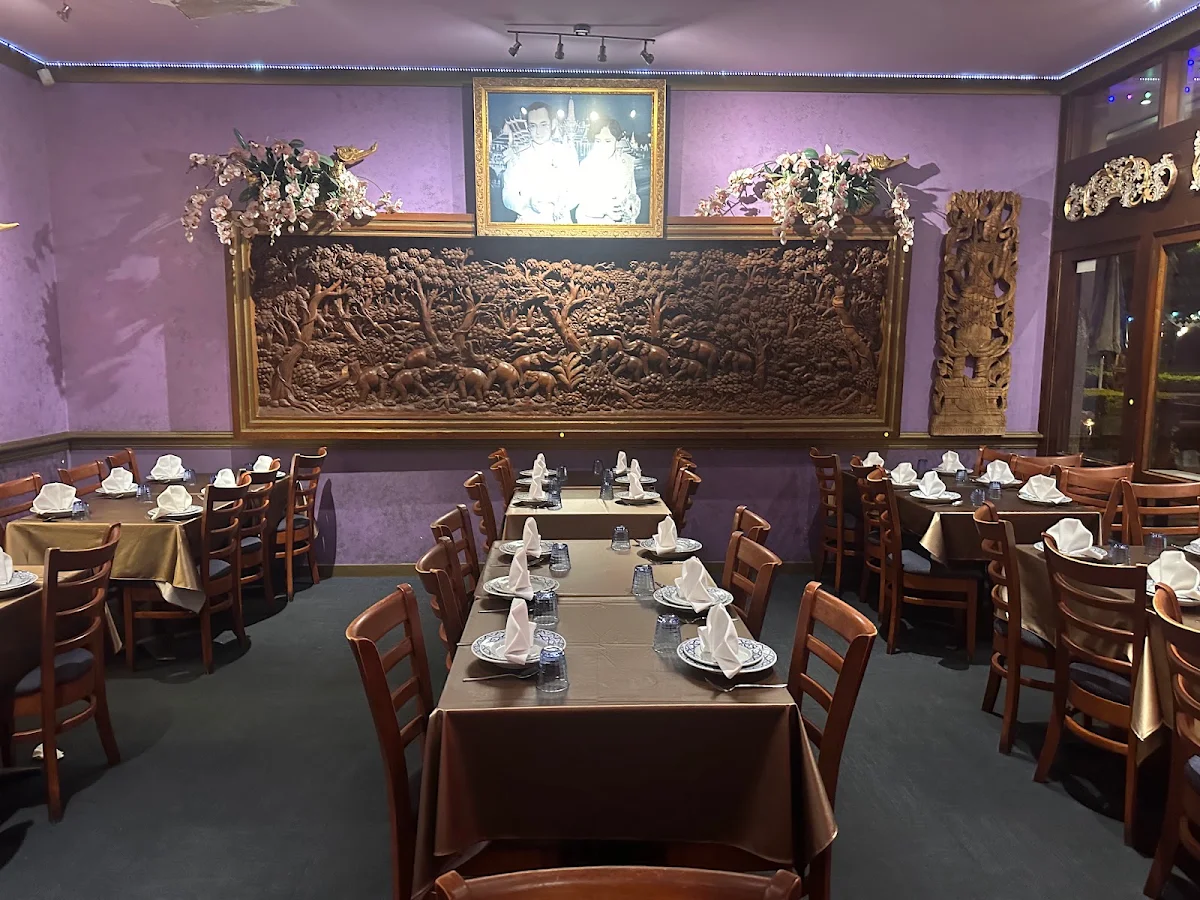 Vibe, Chiangmai Thai Broadbeach