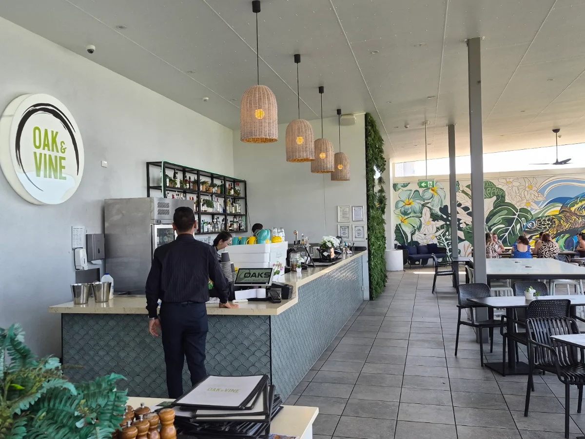 Vibe, Restaurant Oak & Vine - Cairns