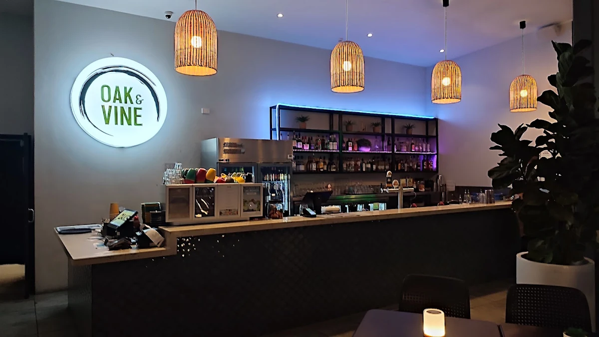 Vibe, Restaurant Oak & Vine - Cairns