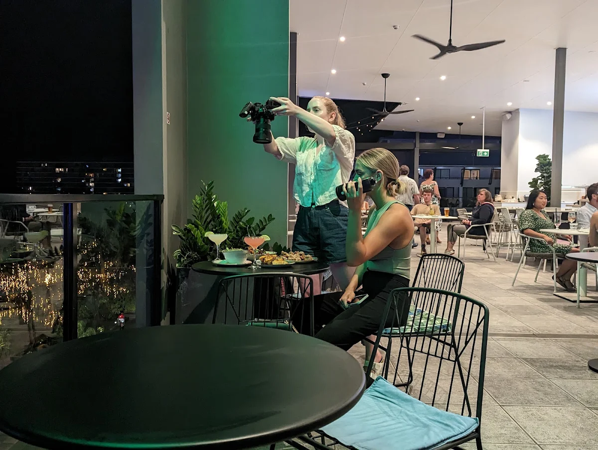 Vibe, Restaurant Oak & Vine - Cairns
