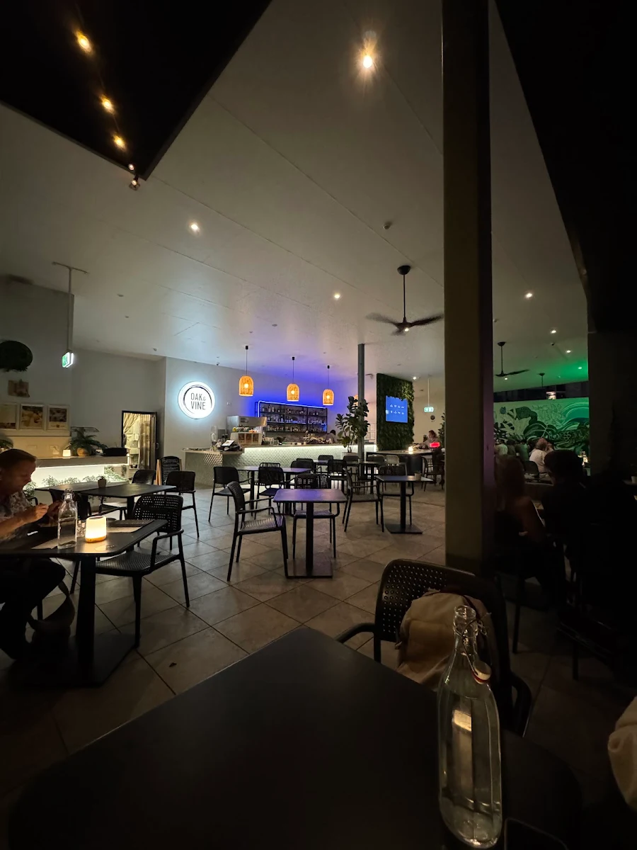 Vibe, Restaurant Oak & Vine - Cairns