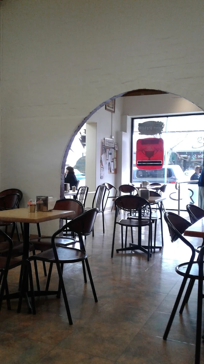 Vibe, Tatura Hot Bread