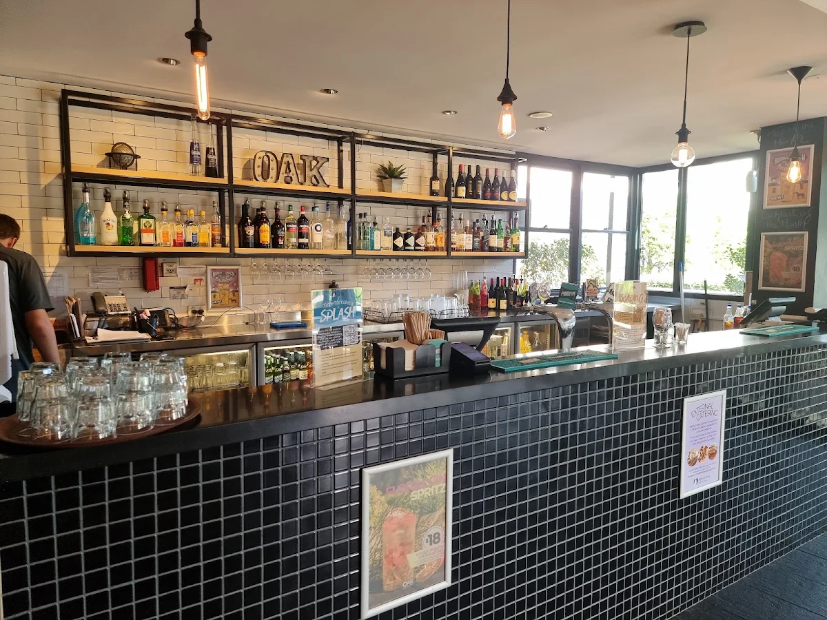 Vibe, Oak Bar & Grill