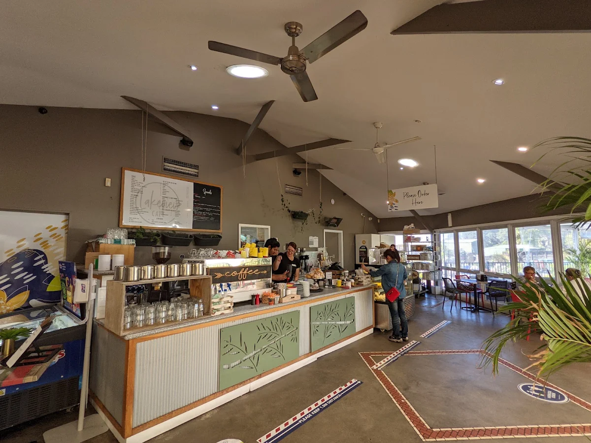 Vibe, Lakeview Cafe