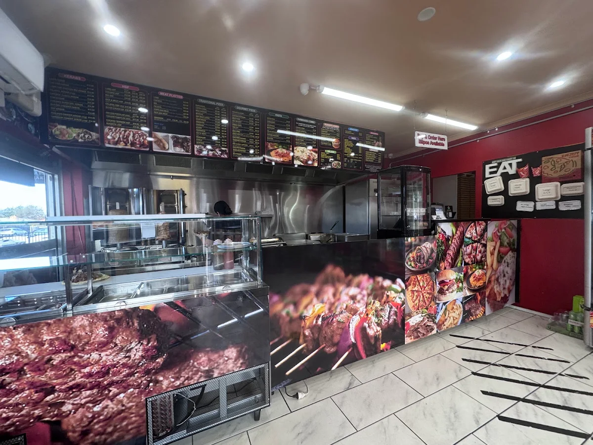 Vibe, Luv A Kebab Pizza