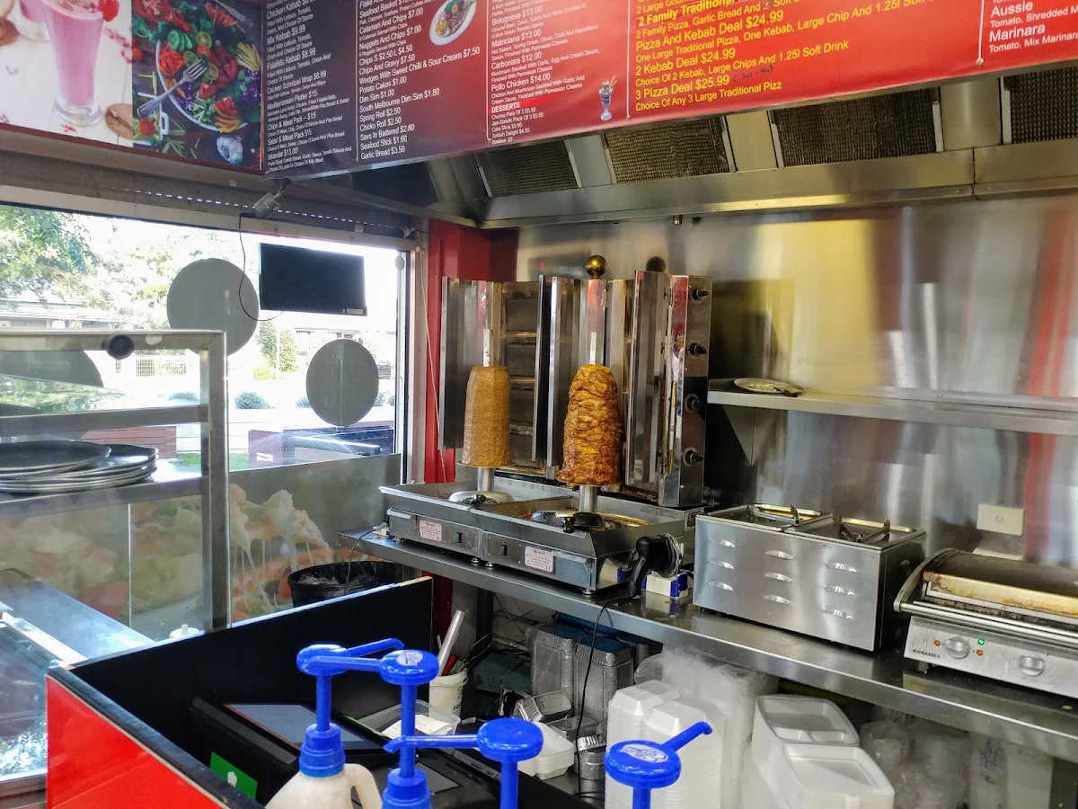 Vibe, Luv A Kebab Pizza