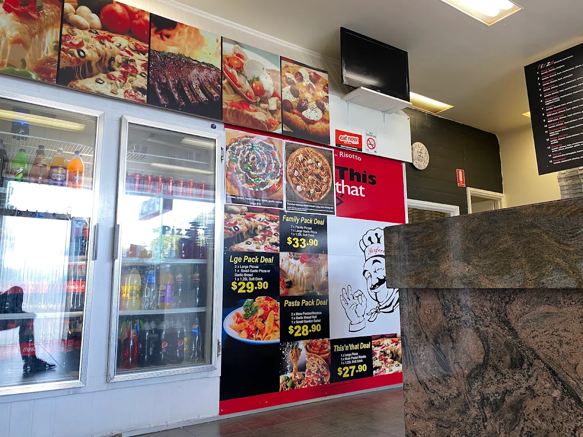 Menu, Pizza This Pizza That