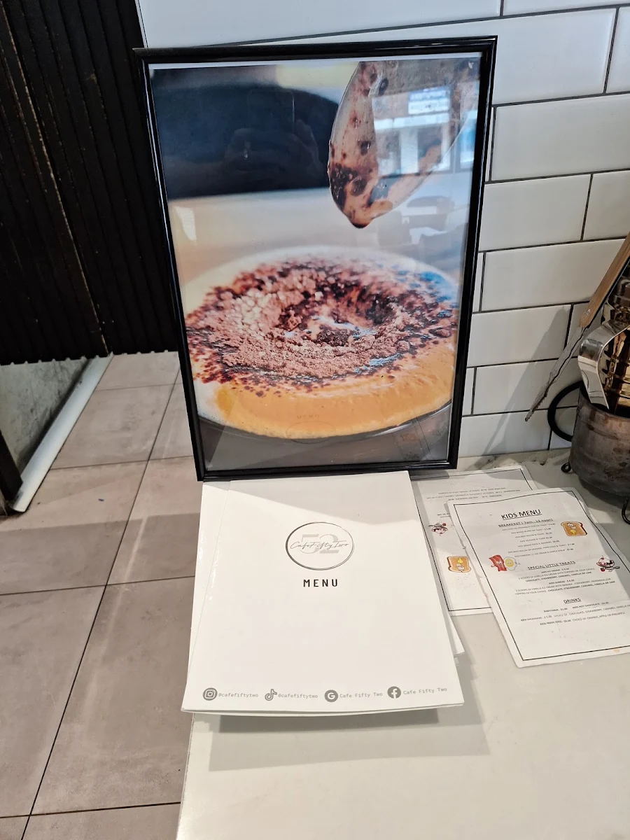 Menu, Cafe 52