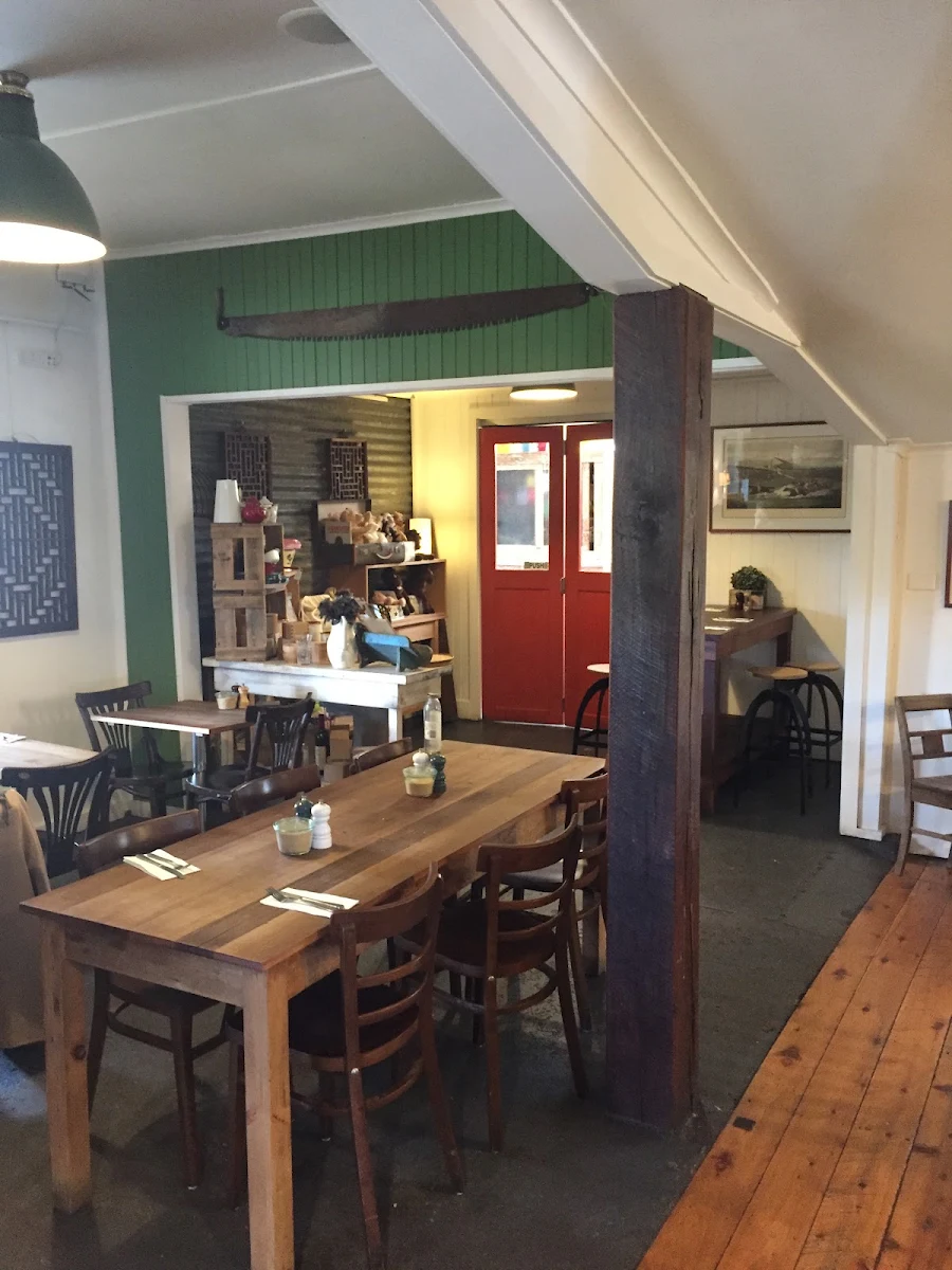Vibe, Glenlyon General Store