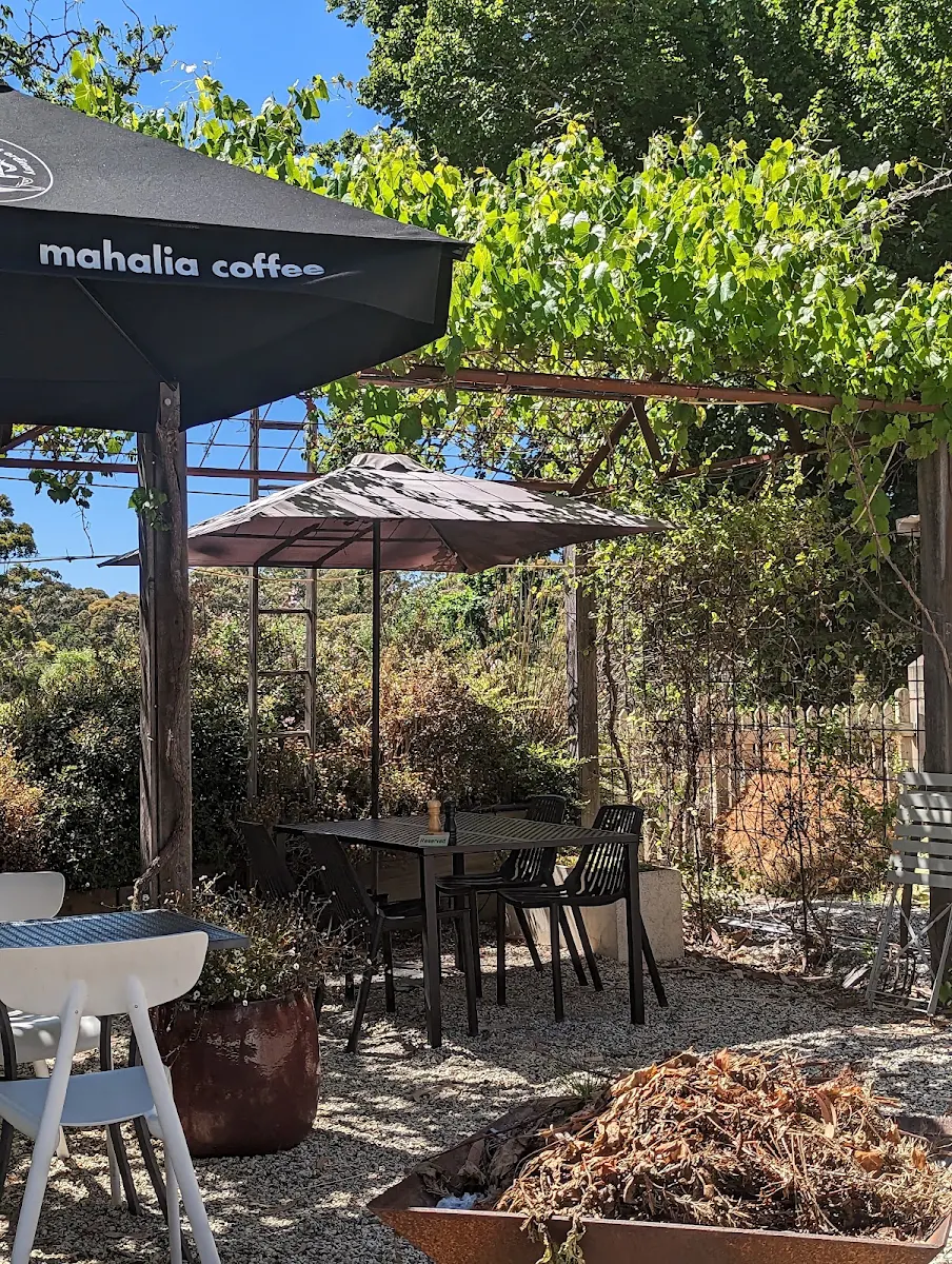 Vibe, Glenlyon General Store