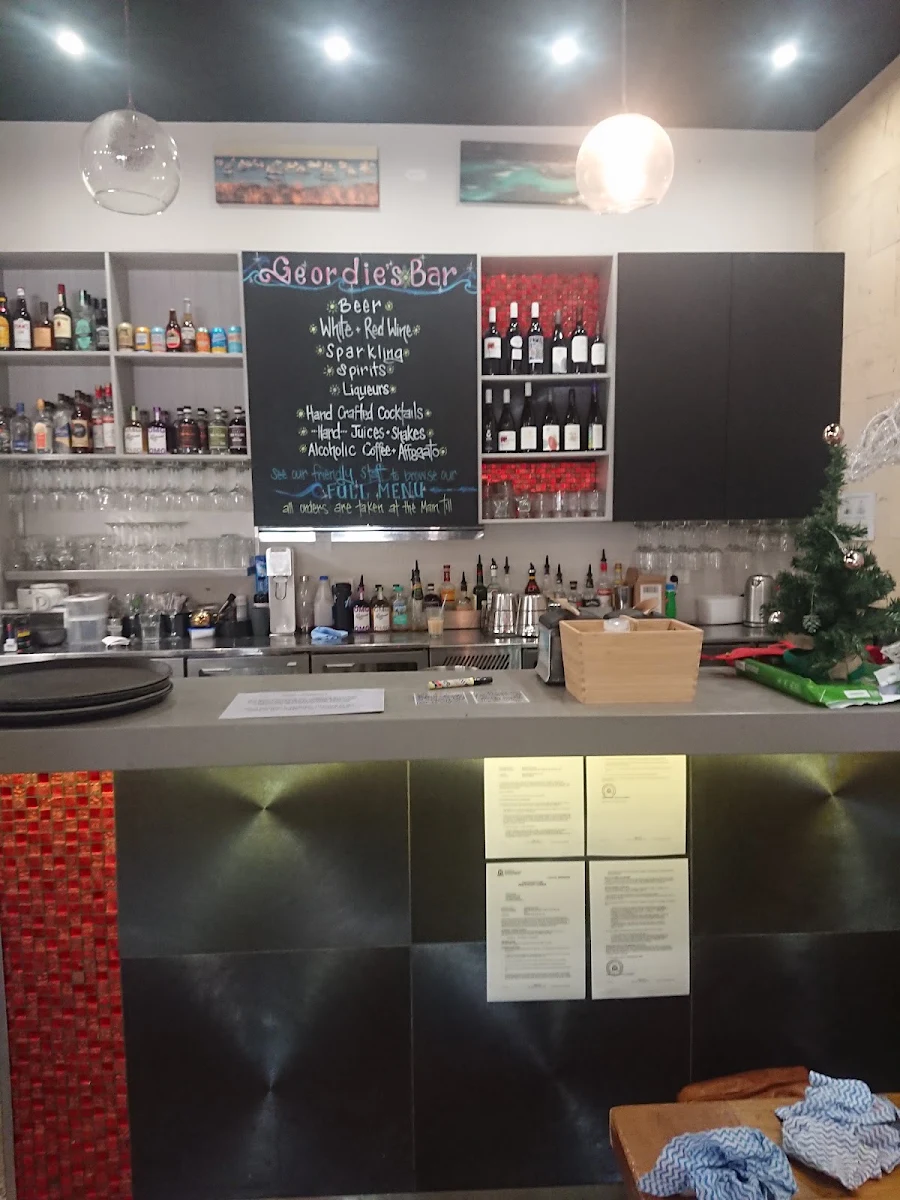 Vibe, Geordie's Cafe & Art Gallery