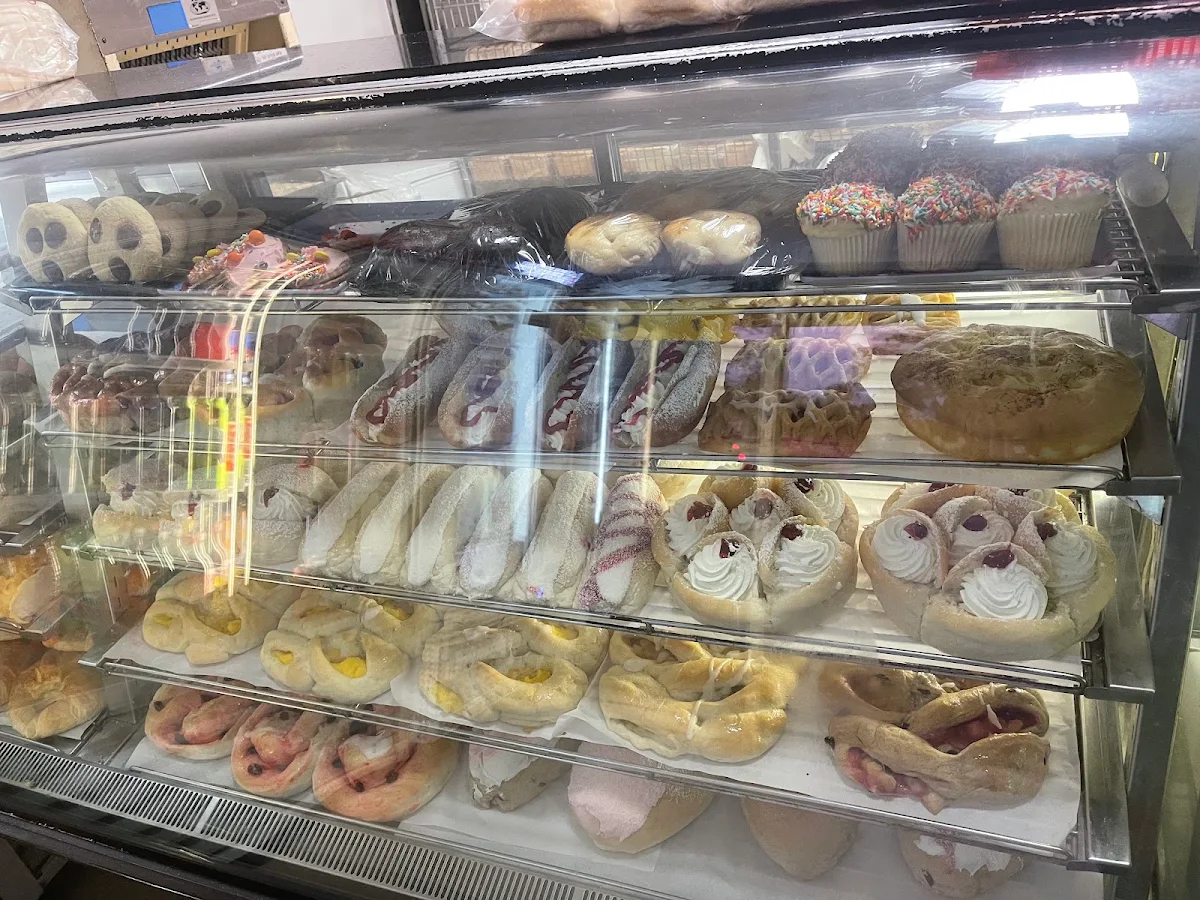 Vibe, Forest lake bakery