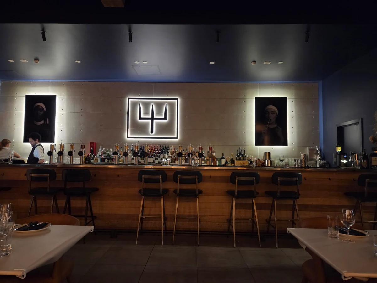 Vibe, Vice Restaurant