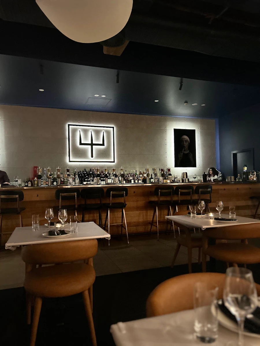 Vibe, Vice Restaurant