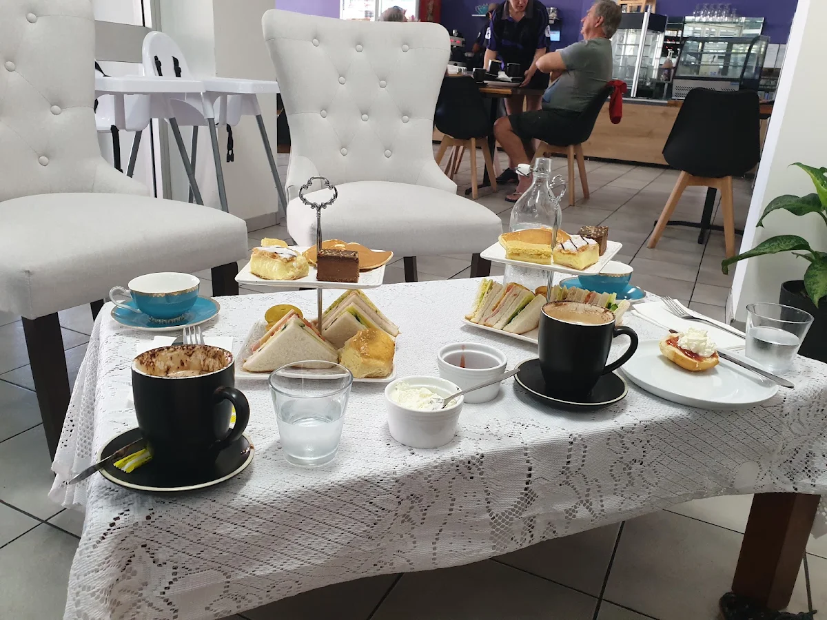 Vibe, The Royal Café
