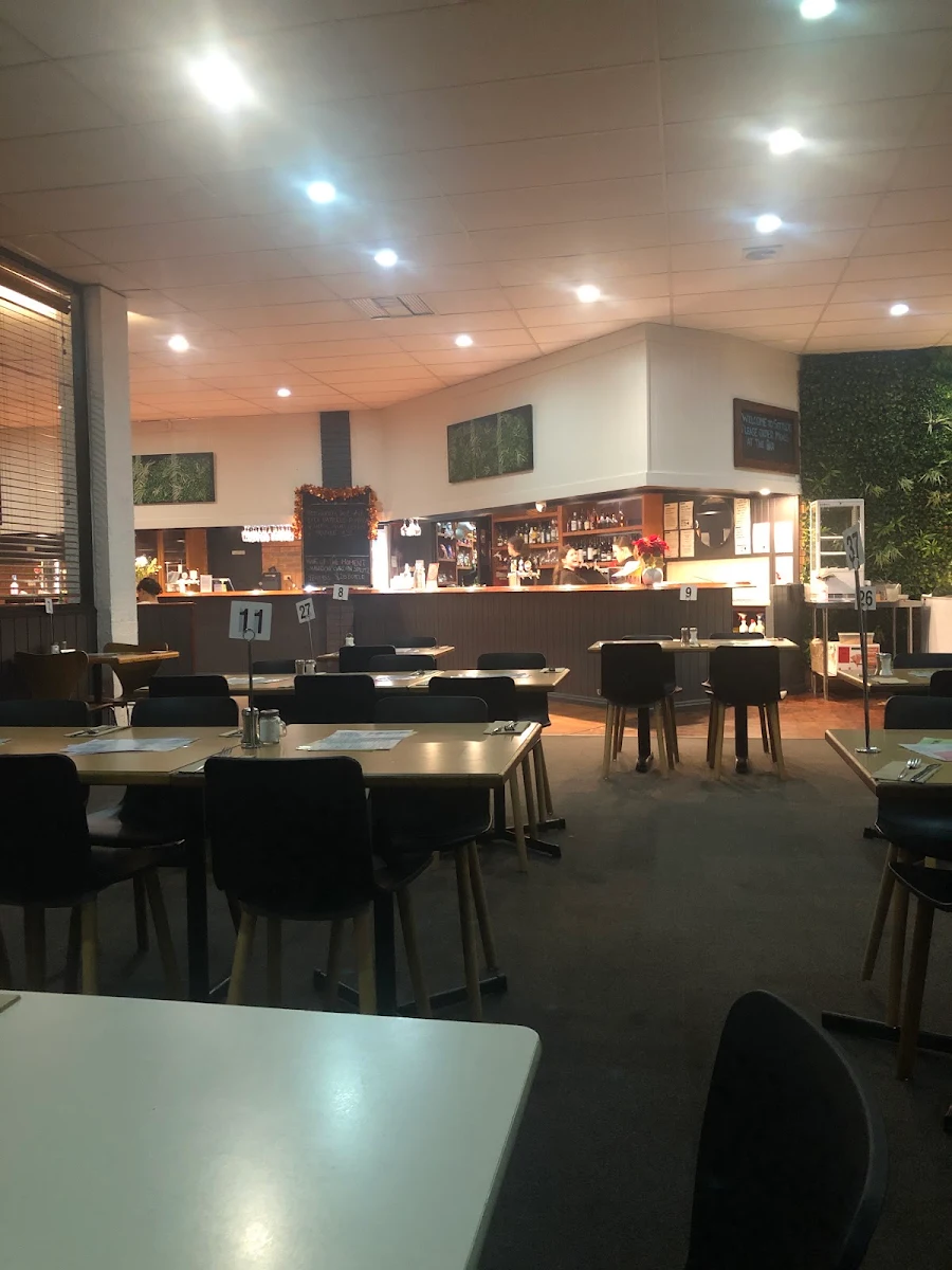 Vibe, Settlers Tavern Tawonga South