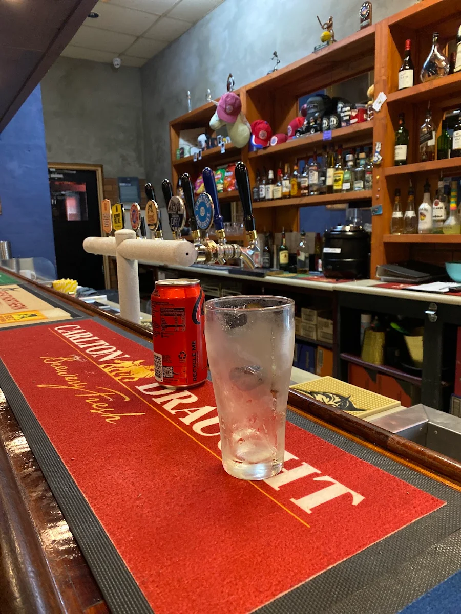 Vibe, Settlers Tavern Tawonga South