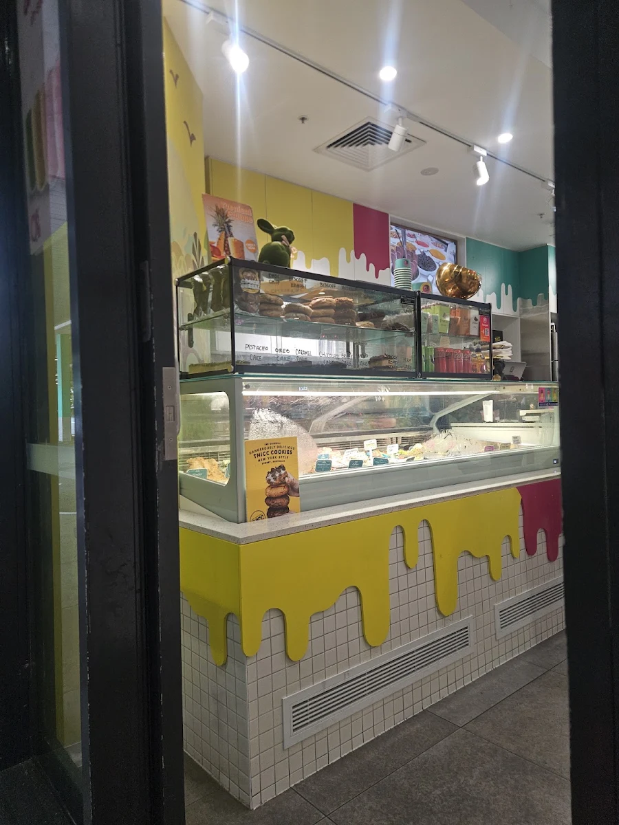 Vibe, Gorilla Frozen Bar