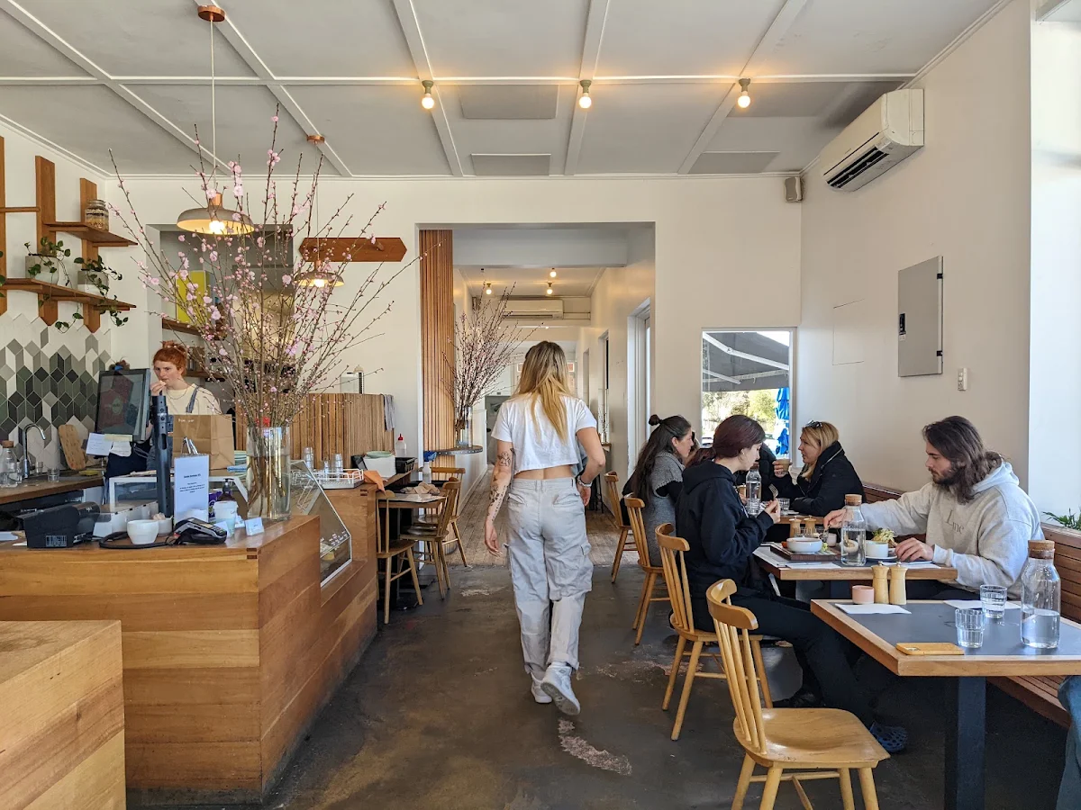 Vibe, Left Field Cafe Carnegie