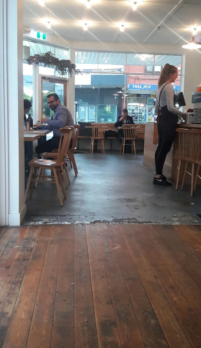 Vibe, Left Field Cafe Carnegie