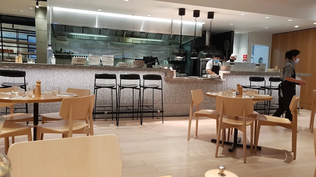 Vibe, Peter's Brasserie