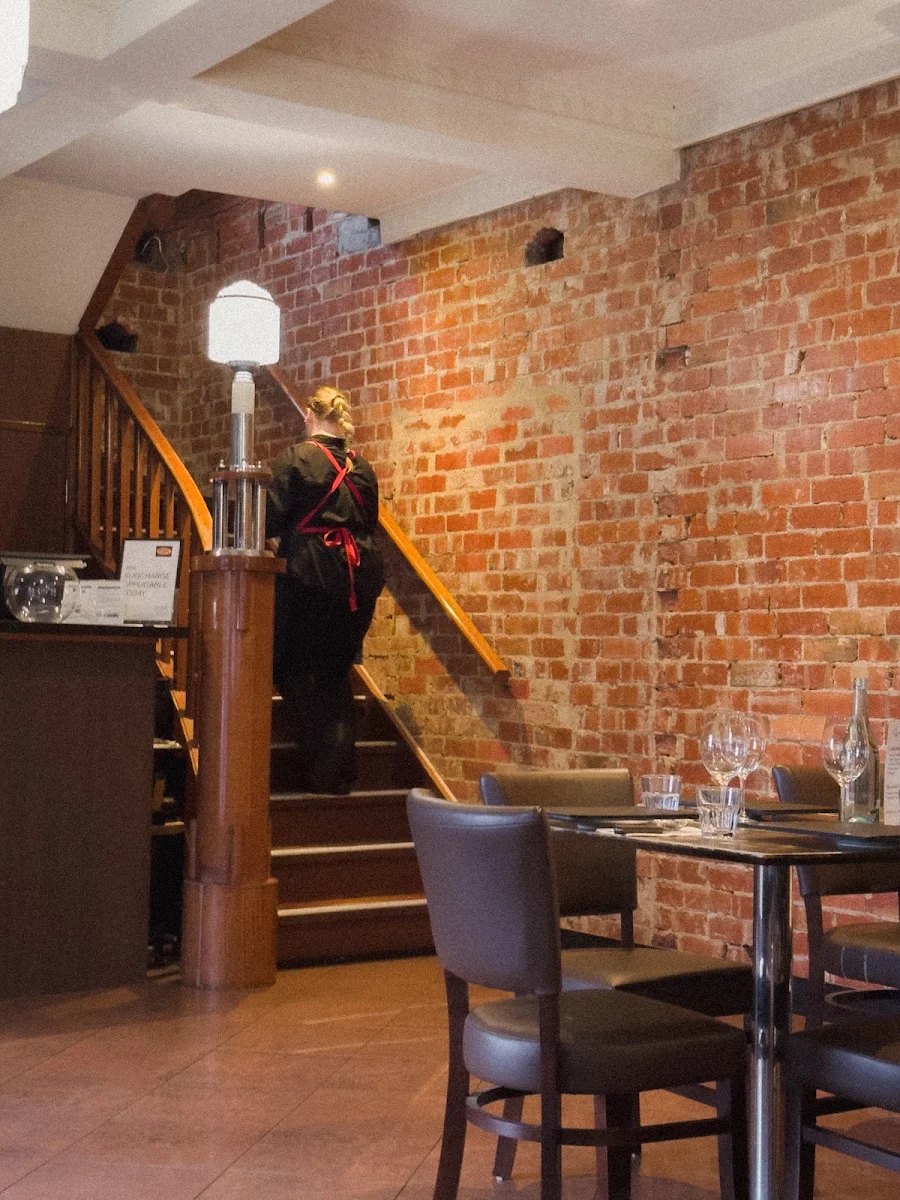 Vibe, Squires Loft Essendon