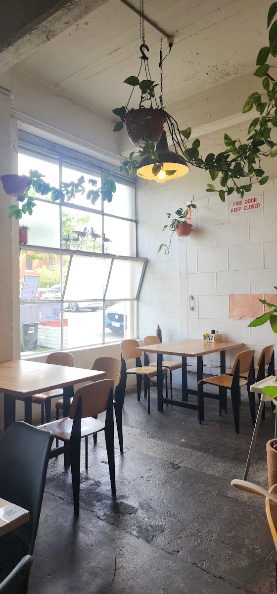 Vibe, Apollo Cafe