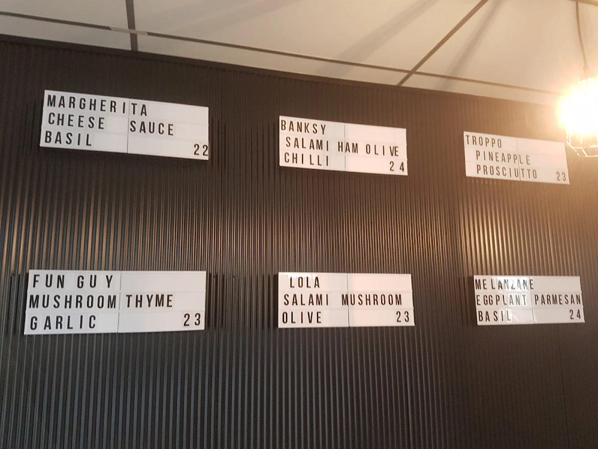 Menu, Pizzalola