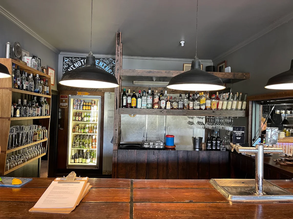 Vibe, Trading Post Laguna